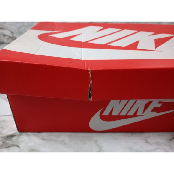 NIB Nike Manoa Leather Wheat Sneaker Boot Size 6Y - Picture 10 of 12